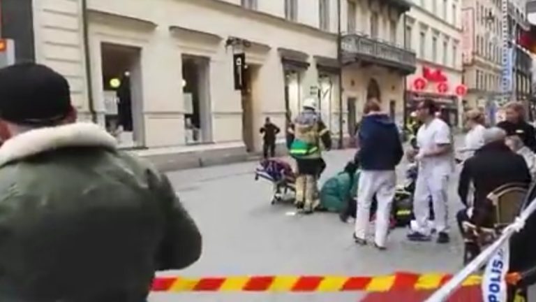 Ambasada României la Stockholm verifică dacă sunt români printre victime-VIDEO