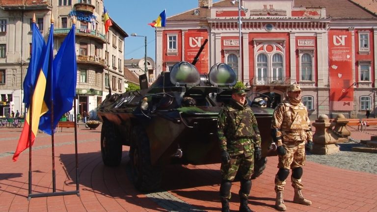 Creșteri importante a salariilor celor din armată, poliție și serviciiile secrete