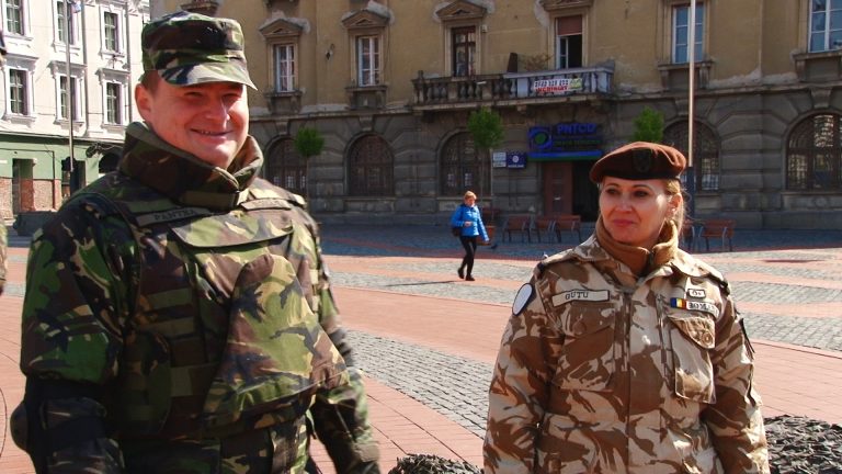 Armata reia programul de voluntariat în serviciul militar