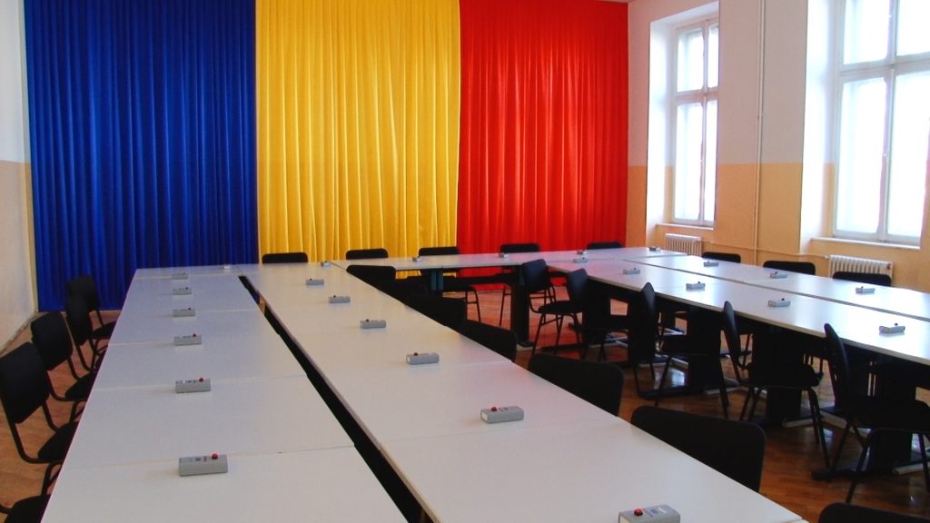 COLEGIU BĂNĂȚEAN--INTERVIU CU SORIN IONESCU DIRECTOR COLEGIU BANATEAN.Still026