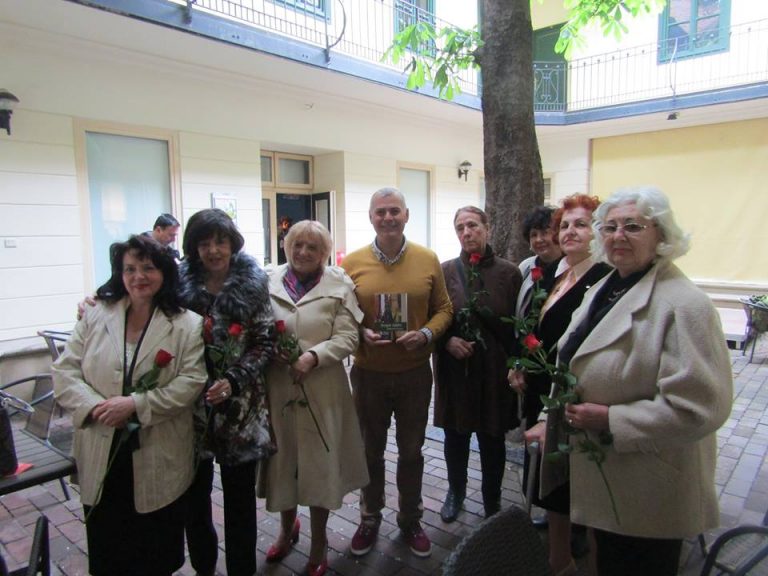 O floare pentru o carte la „Casa Artelor” VIDEO