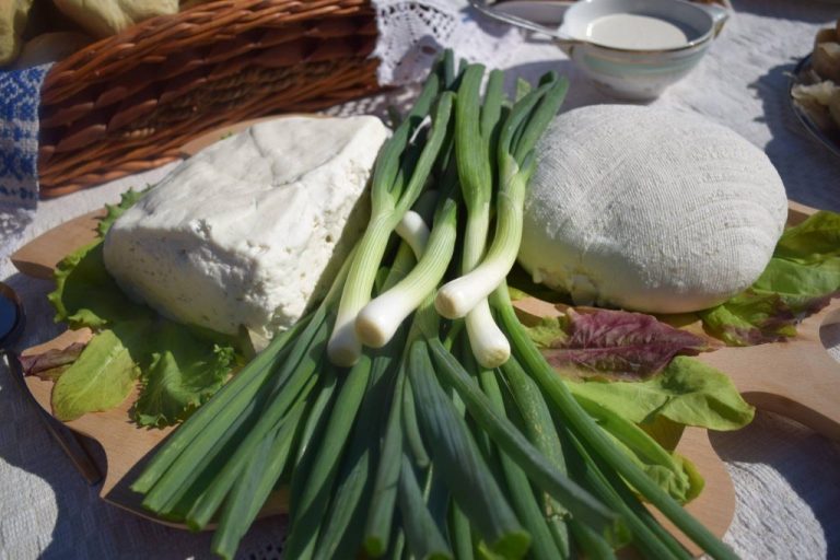 ”Fie pita bună – rea, tot mai bună e brânza” pare a fi motto-ul timișeanului care deține singurele produse tradiționale recunoscute în județ și în țară!