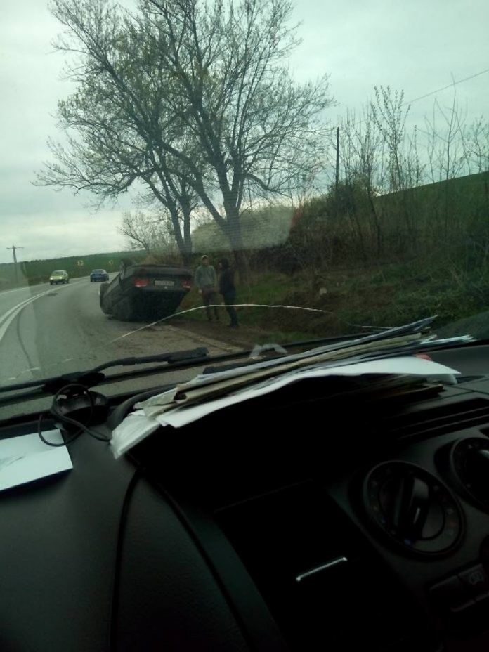 Cum a arată un BMW ”șifonat”, după un accident în vestul țării!