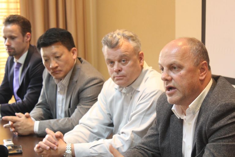 „Nebunii” care duc lumea înainte au fost la Reșița! Vezi ce miliardar va investi acolo!