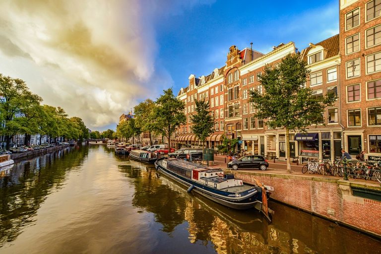Amsterdam – orașul contrastelor