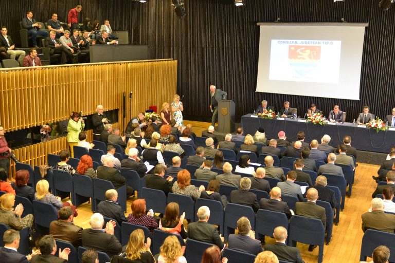 „Un sfert de veac în slujba comunităţii timişene”! Aniversare de suflet la Consiliul Judeţean Timiş-VIDEO