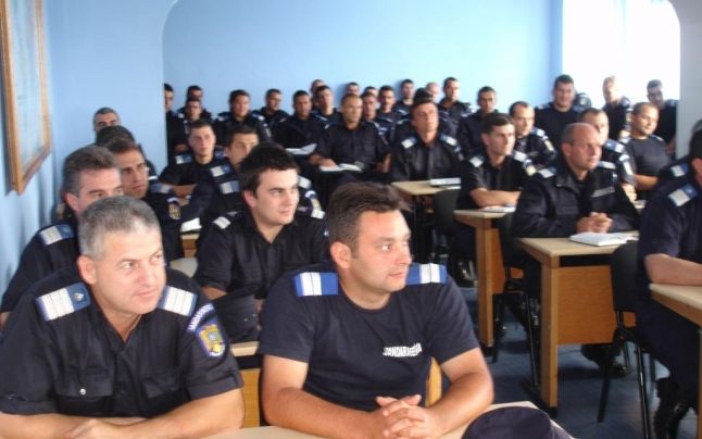 Jandarmii recrutează pentru admiterea în instituţii militare de învăţământ