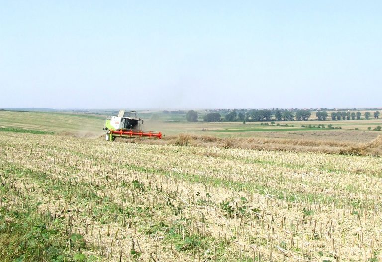 Vânzarea terenurilor agricole din România către străini a ajuns în atenția Comisiei Europene