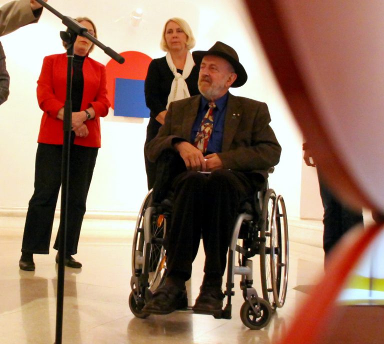 Primarul Lugojului, Francisc Boldea, oferă cheia orașului artistului Ingo Glass