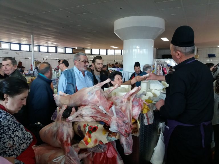 Tone de carne confiscate de inspectorii sanitari veterinari din Timiș! Care este cauza…