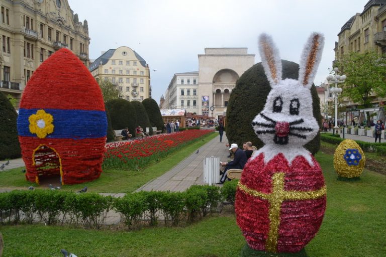 Nu demult s-a închis Târgul de Crăciun, că se și deschide Târgul de Paști, la Timișoara!