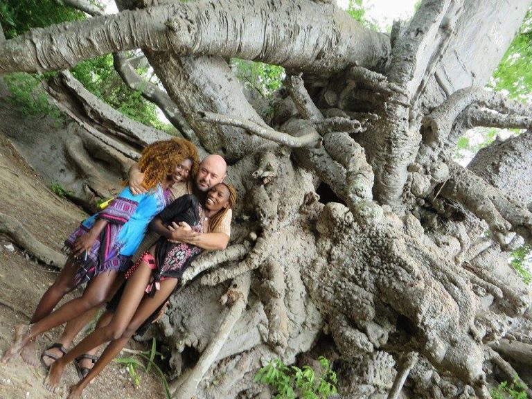 „În ranița fiecărui fotograf stă bastonul de Pulitzer”. Interviu cu fotograful Tudor Predescu