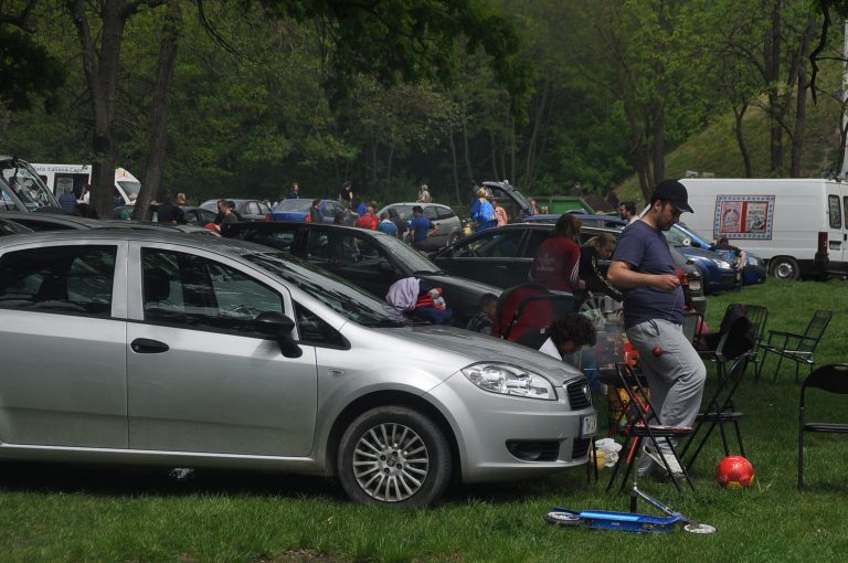 Au ieșit la iarbă verde pentru… „iarbă”!