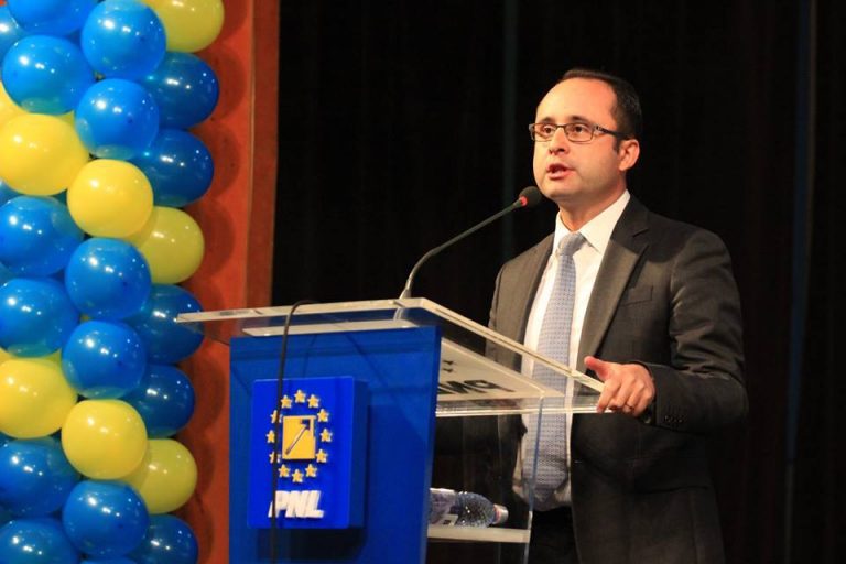 Buşoi îl surclasează pe Orban în cursa internă pentru președinția liberalilor, într-una din filialele județene PNL din Banat!