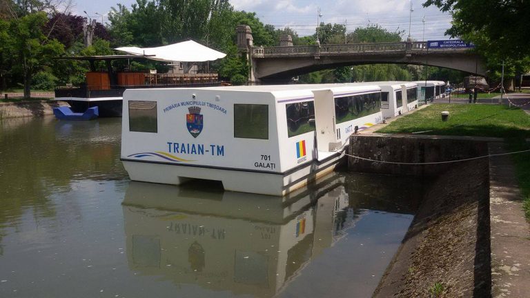 Guvernul, chemat să dea socoteală în instanţă în problema vaporaşelor de la Timișoara
