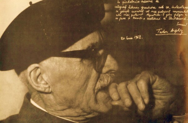 Molima cretinilor cu diplome