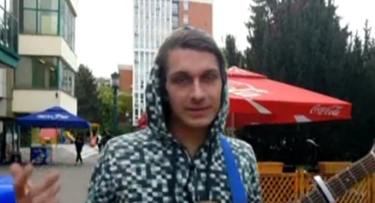 Banatul de Munte, popas pentru un tânăr ceh ce face înconjurul lumii cu autostopul, fără nici un ban în buzunar