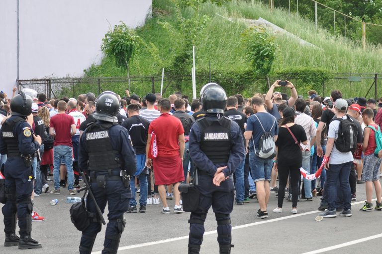 Măsuri de siguranţă maxime pe stadionul Dan Păltinişanu: 100 de jandarmi la meciul cu Steaua