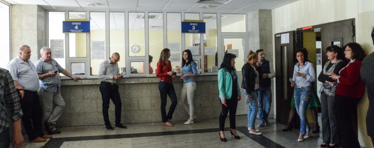 Salarii mărite la greu pentru unii angajați din vestul țării! Despre cine e vorba