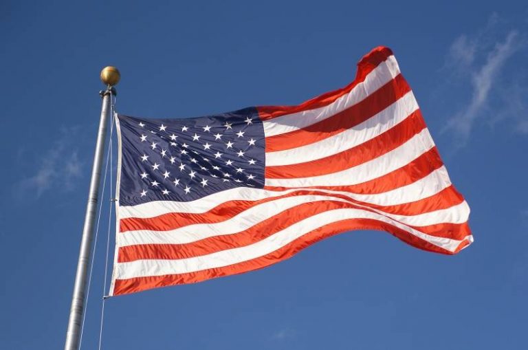 Elevii bănățeni pot beneficia de o tabără gratuită oferită de Ambasada SUA. Vezi care sunt criteriile de selecție!