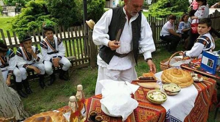 Comună din vestul ţării declarată “Sat Cultural al României”. Vezi care e