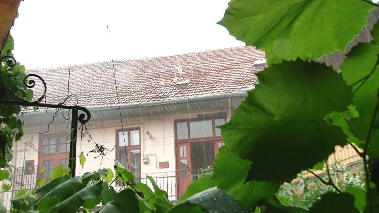 Vremea mult așteptată de bănățenii care s-au topit la cod roșu de caniculă! Ce urmează începând din această seară