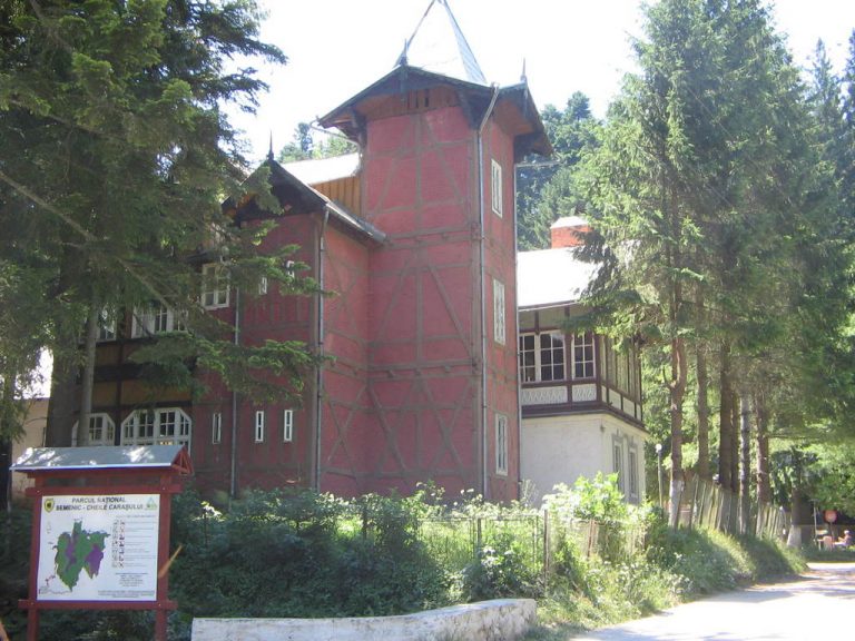 Cea mai celebră vilă din epoca Ceaușescu se redeschide circuitului turistic din Banat!