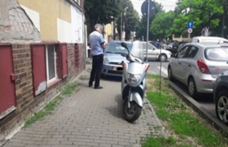 Poliția continuă vânătoarea celor care parchează pe trotuare în Timișoara