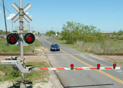 CFR va fi obligată să pună bariere la trecerile la nivel cu cale ferată