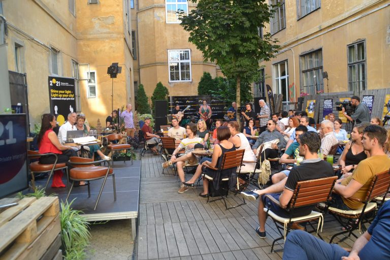 „Orașul: Spațiul public și interesele private”, o nouă temă a Café 21. FOTO-VIDEO