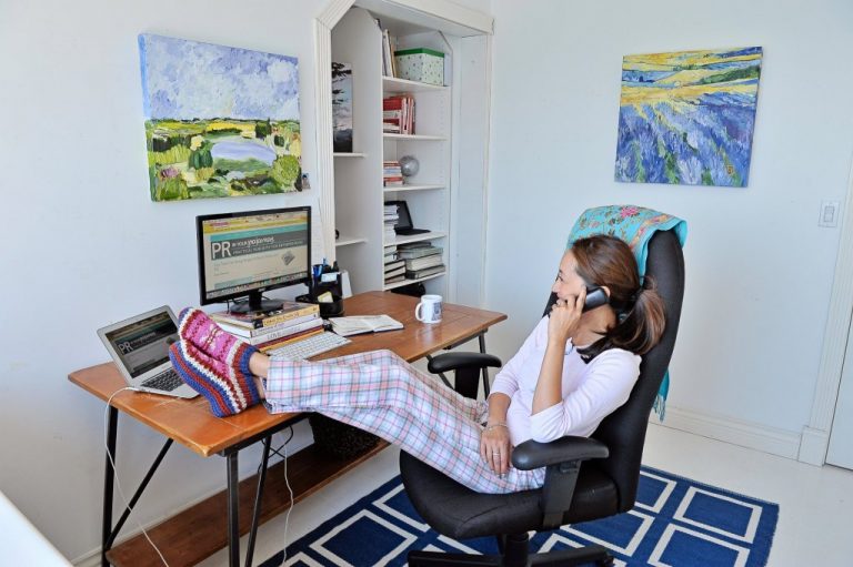 În sfârșit, putem lucra de acasă, legal!