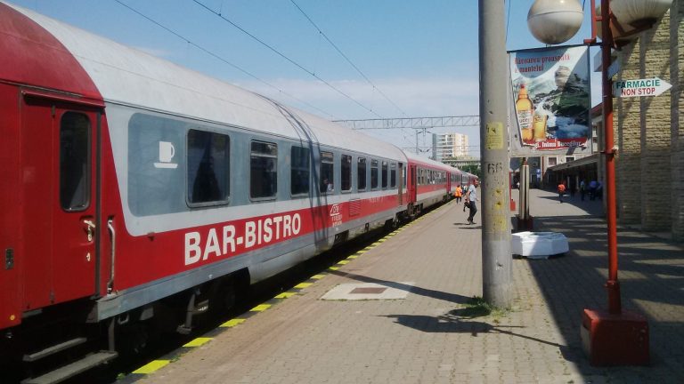 Trenurile care merg sau vin din Ungaria au întârzieri. O alertă cu bombă i-a pus în gardă pe polițiștii din țara vecină