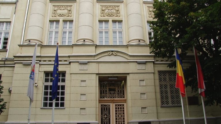 Admitere la Universitatea de Medicină și Farmacie din Timișoara. Calendarul examenului și locurile disponibile în anul 2018-2019