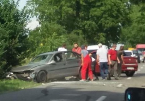 Accident stupid pe o șosea din vestul țării!