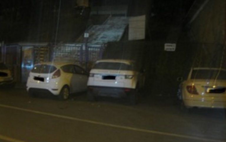 Pistele de biciclete din jurul stadionului, parcări perfecte pentru şoferii fără bun simţ