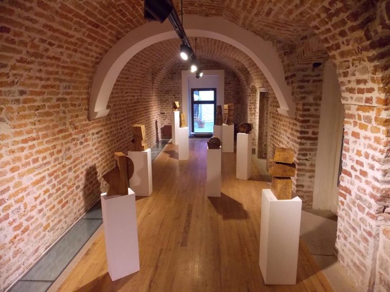 Grafică şi sculptură la Galeria Pygmalion, într-un singur “ELEMENT”