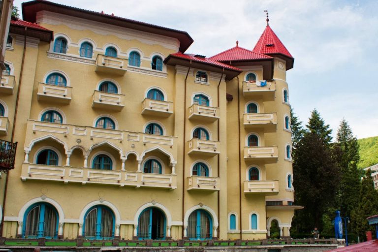 Hotel amendat și închis în vestul țării!