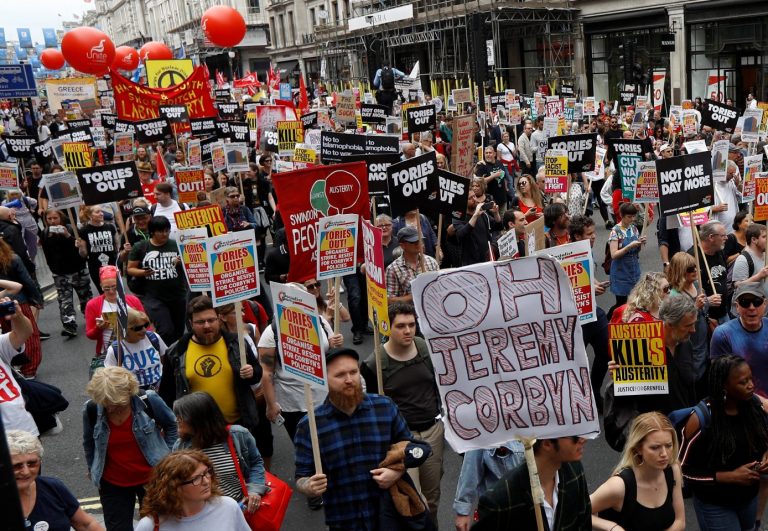 Proteste de amploare la Londra! Se cere demisia premierului Theresa May!