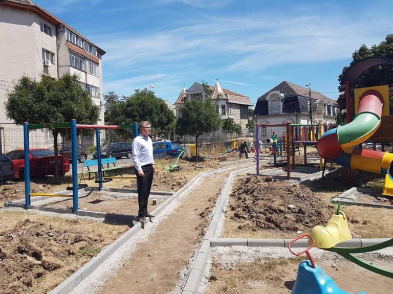 Bucurie pentru prichindei! Trei noi parcuri de joacă din Timișoara intră în reabilitări masive
