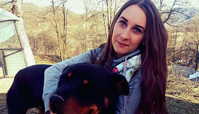 O tânără din vestul țării, însărcinată în 5 luni, a depus plângere împotriva unor polițiști! De ce îi acuză