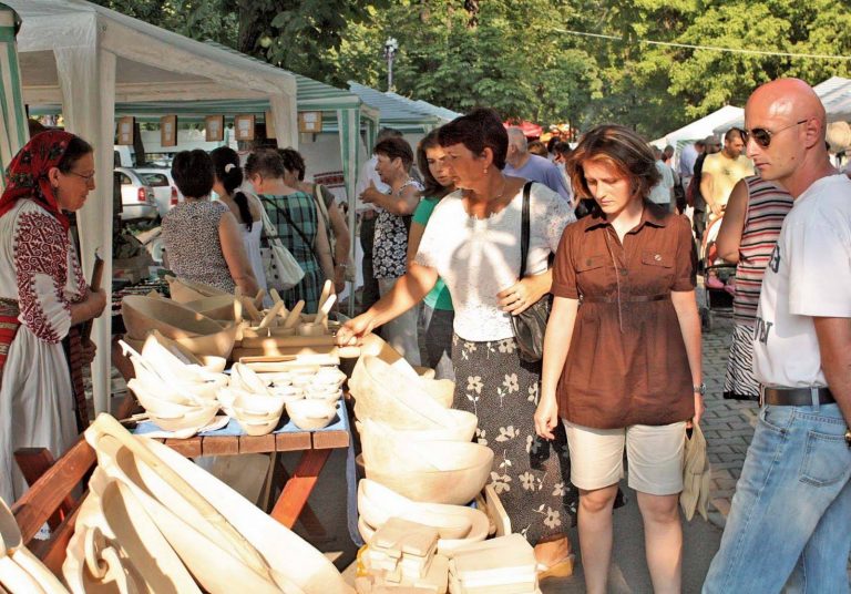 Arta, tradiţia şi voia bună şi-au dat mâna într-un oraş din vestul ţării. Vezi unde?