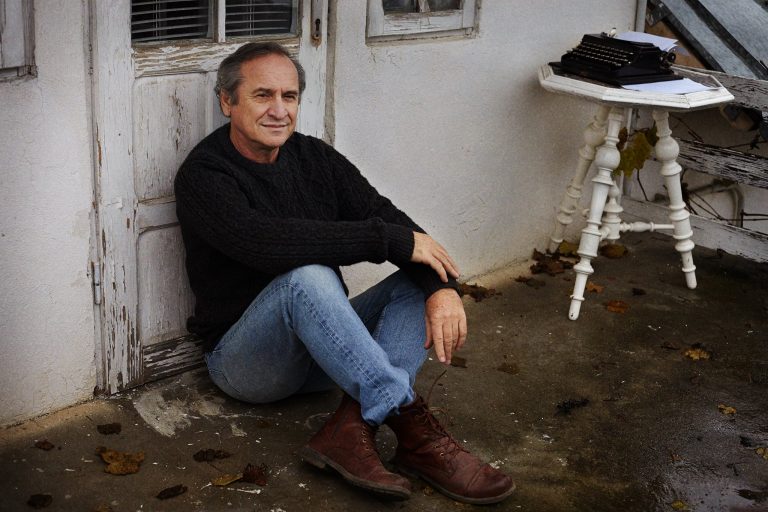 „Un scriitor adevărat e neliniștit de calitatea sa de martor”. Interviu cu scriitorul Ioan Mihai Cochinescu