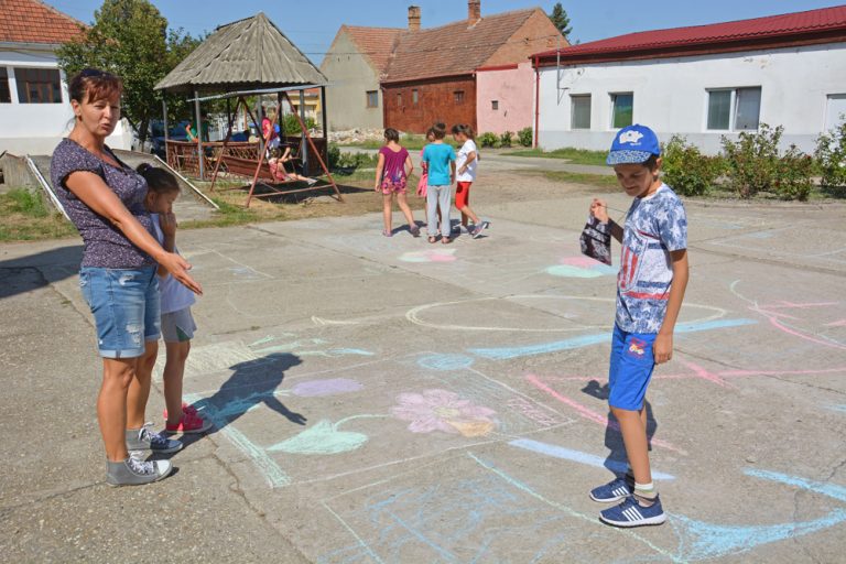 Tabără de vară la Jimbolia pentru copiii ce nu pot ajunge la mare. Foto