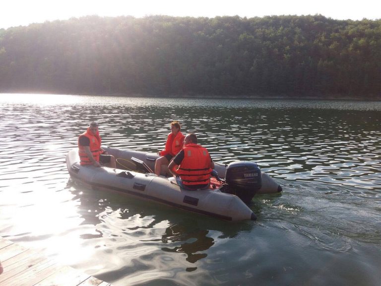 Cadavru găsit în lacul Gozna! Ar putea fi al tânărului student înecat în urmă cu zece zile