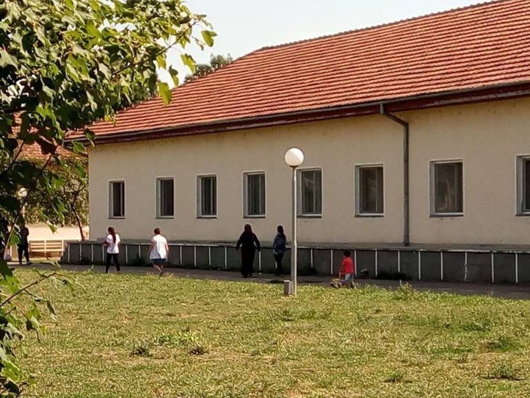 Centrul de Tranzit pentru refugiați din Timişoara, păzit de poliţişti