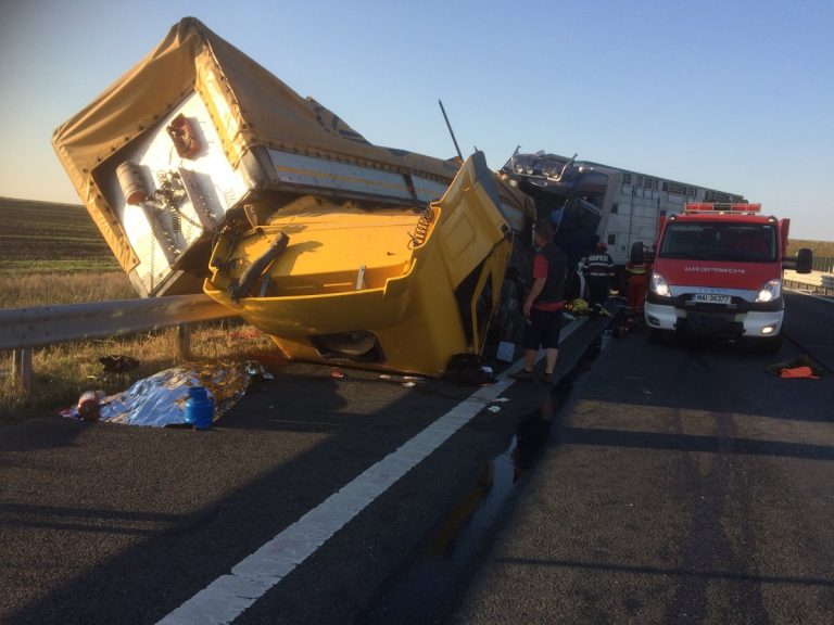 Doi morți după un teribil accident pe autostrada Timișoara – Arad!