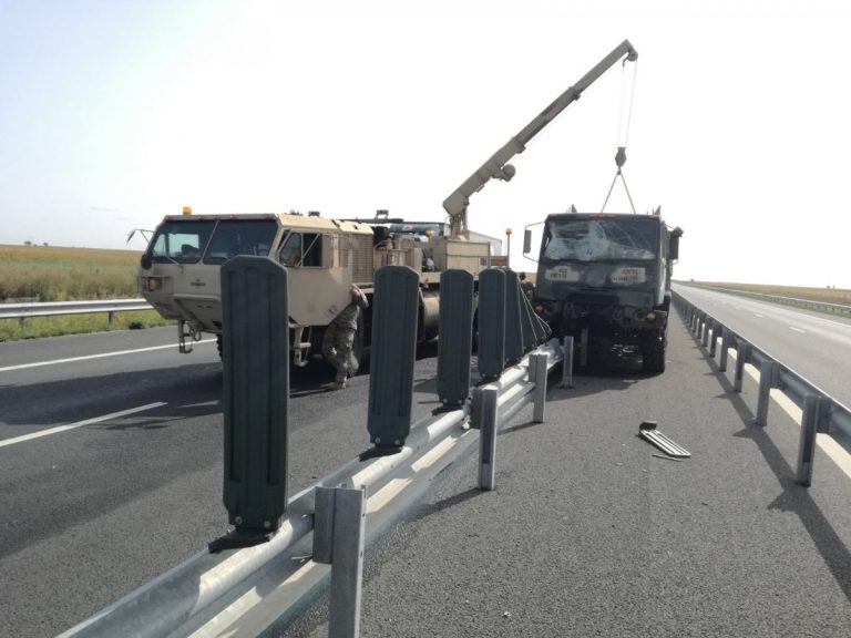 Un șofer NATO adormit a distrus parapeții de pe Autostrada A1
