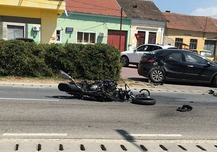 Motociclistă accidentată în vestul țării de un sofer ce a încercat să o depășească neregulamentar