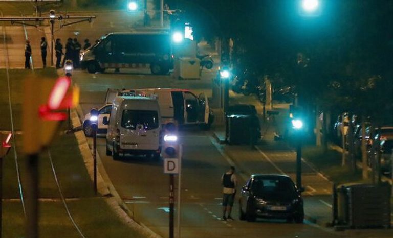 Doi români printre răniții în atentatele de la Barcelona. Trei zile de doliu național în Spania