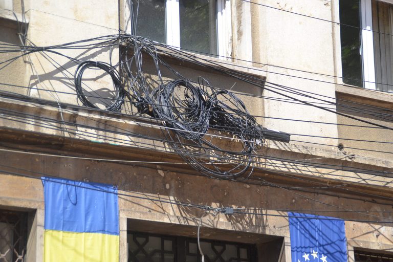 Centrul istoric al Timișoarei, prin păienjenișul de sârme și cabluri!